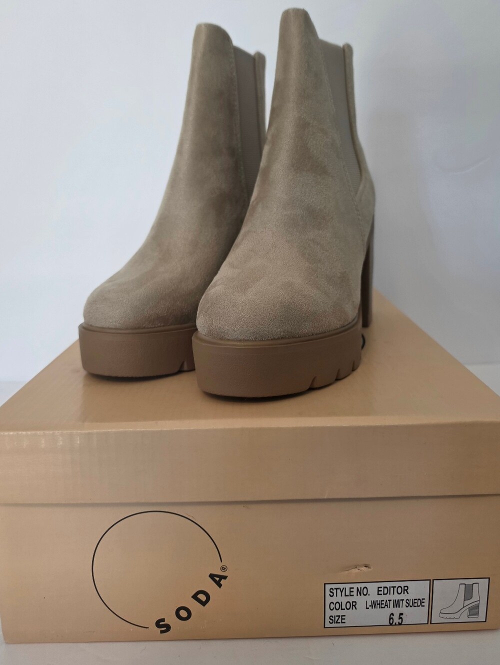 Soda Women's Wheat Suede Platform Chelsea Boot